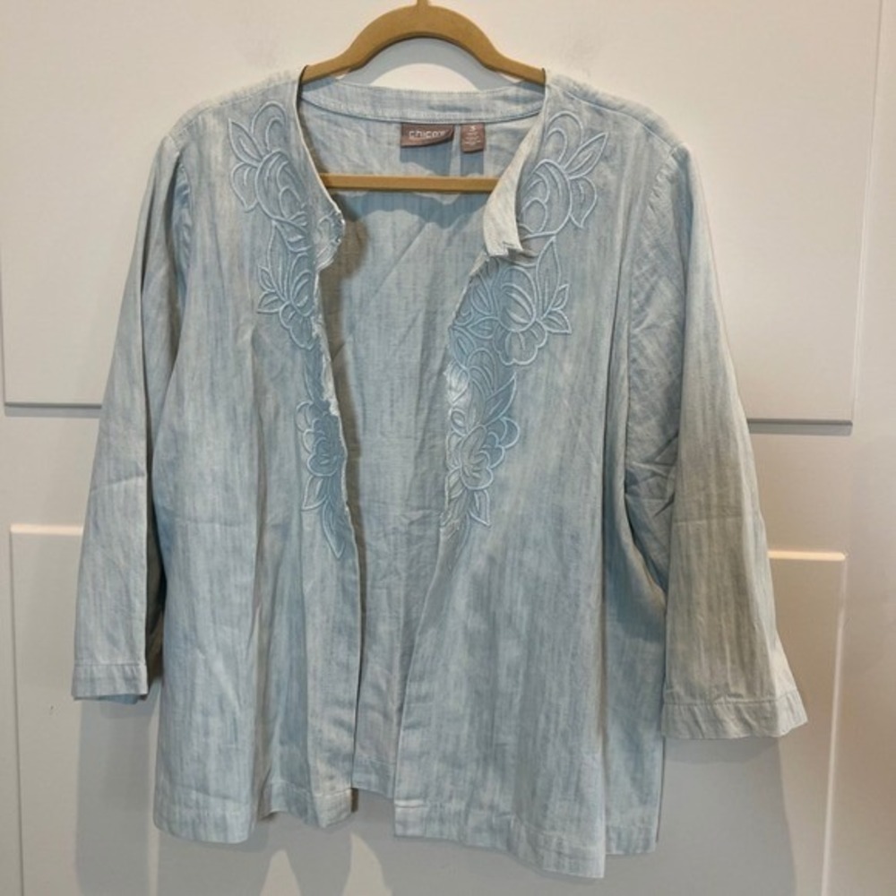Chicos Women's 3 Embroidered Denim Chambray Look Open Front‎ 3/4 Sleeve Jacket